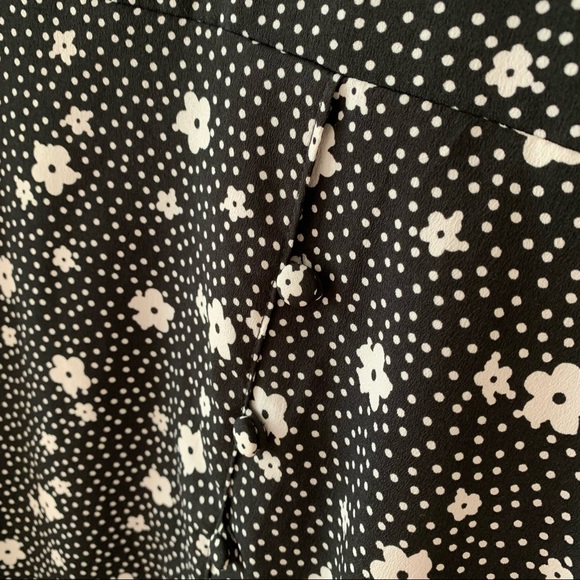 ASOS DESIGN mini tea dress with buttons and split detail in mono floral print - Picture 8 of 13